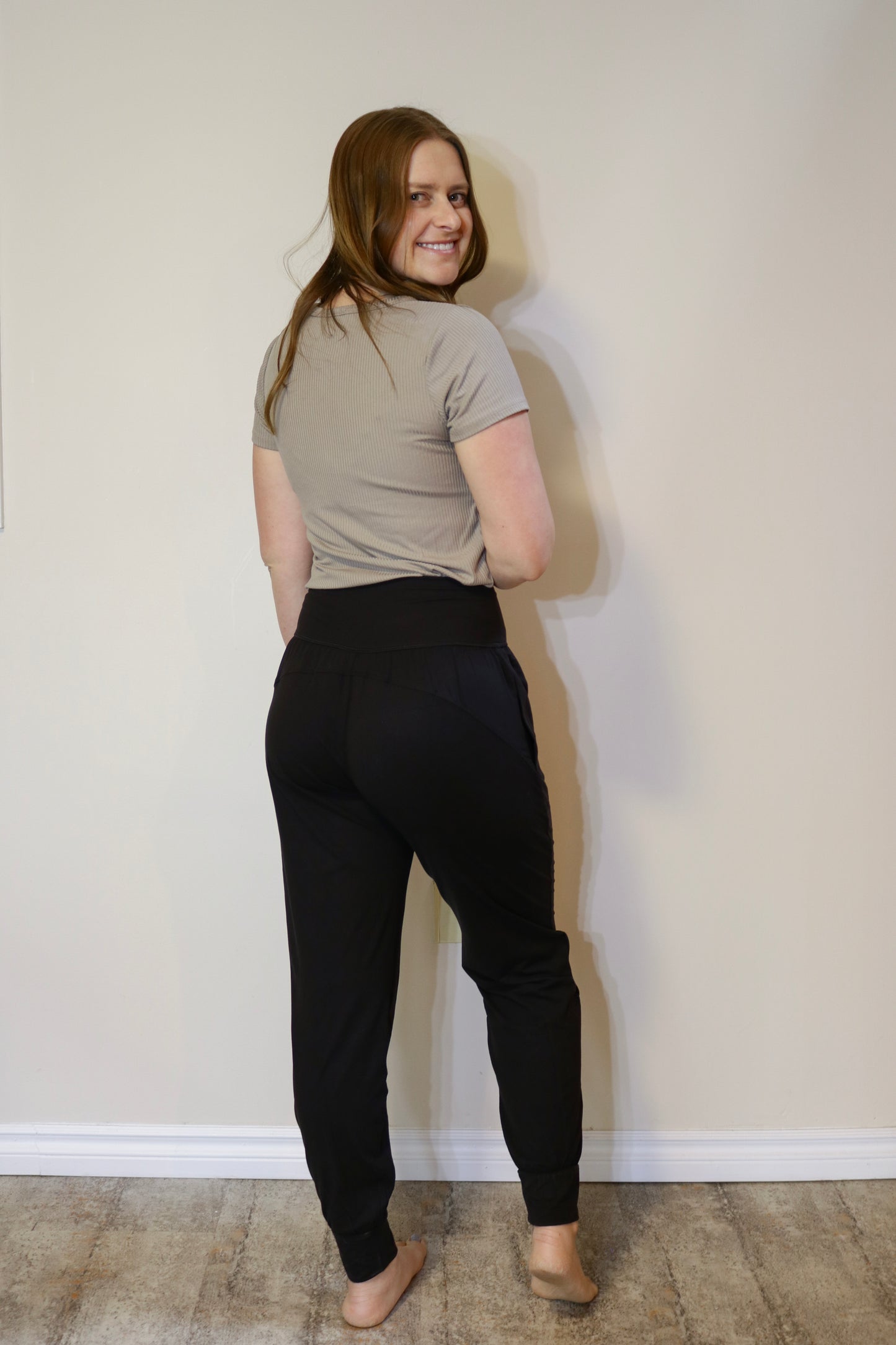 Butter Yoga Jogger - Black - S-L